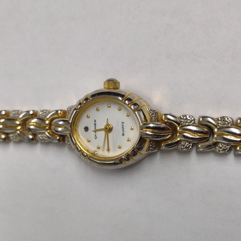 Ladies QUEMEX quart Japan movement wristwatch with new battery.